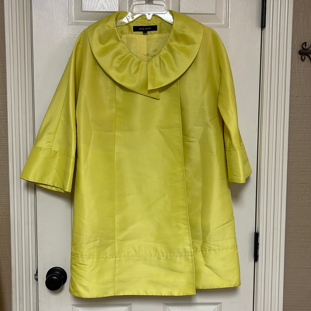 Nine West yellow light jacket. Size XS